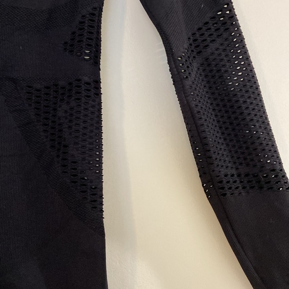 Fabletics Black Mesh Design Fitted Jacket w/ thumb holes (XS) - Picture 2 of 10
